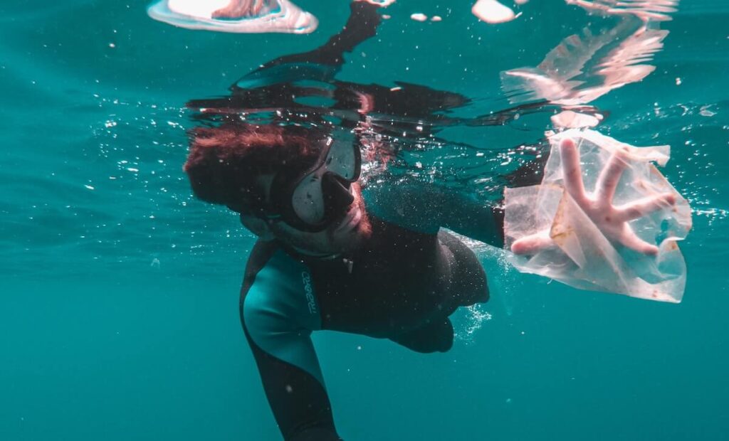 deep-ocean-plastic-pollution