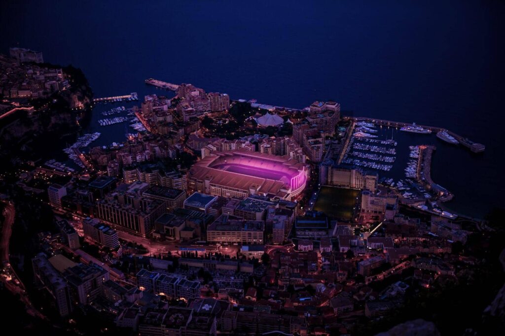 Стадион Луи II — «Жизнь в розовом цвете в ноябре в Монако» ©PinkRibbonMC