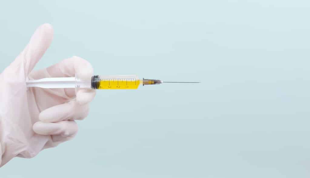 Vaccination needle Covid-19