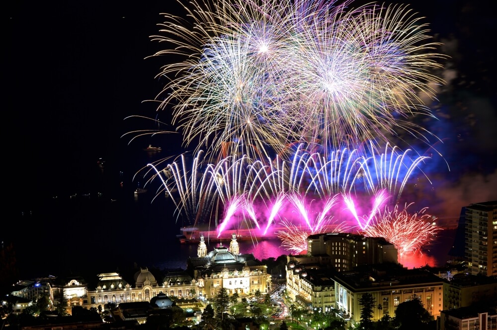 feux-articifices-monaco-art-en-ciel