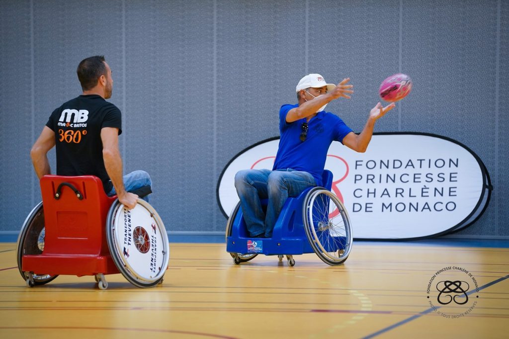 Du rugby à 7 en fauteuil.