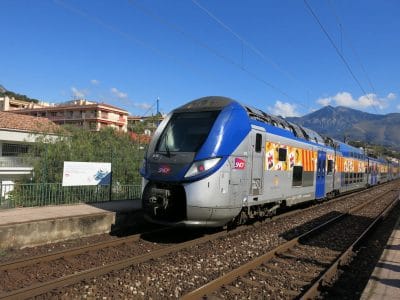 TER_PACA_en_gare_de_Carnolès