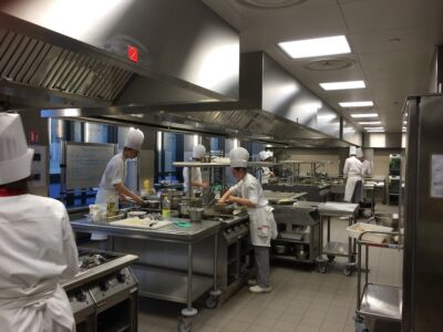 lycee-technique-hotelier-diner-caritatif