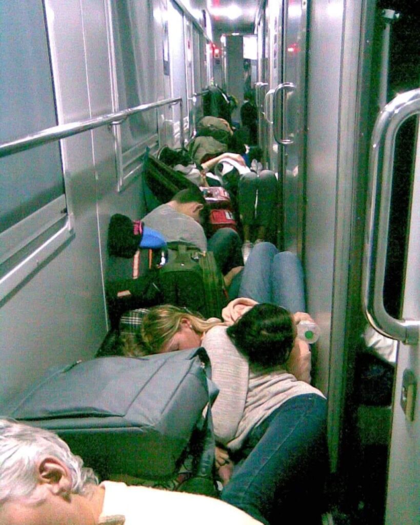 Украина поезд побег