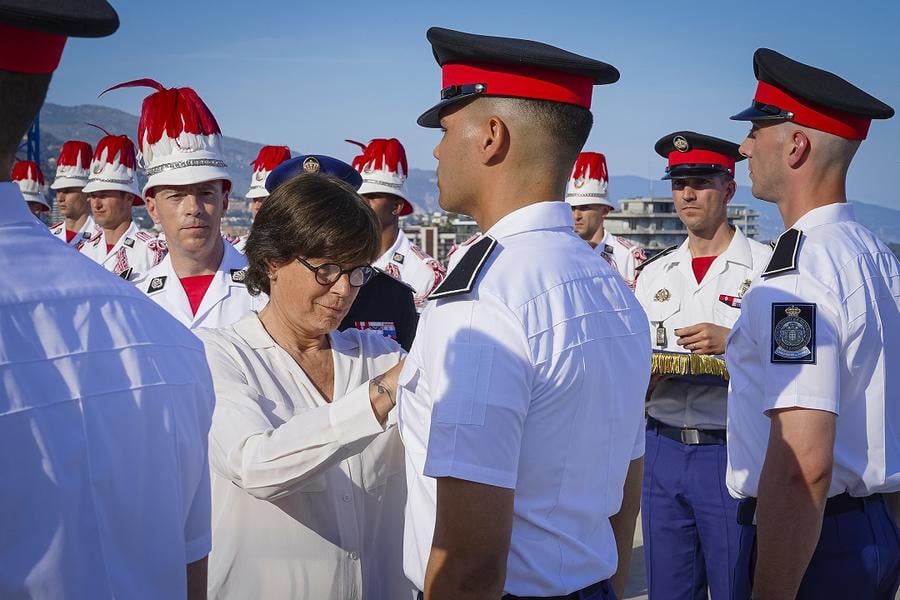 remise-insigne-carabiniers-prince-princesse-stephanie