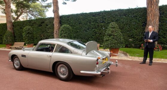 voiture james bond et le prince