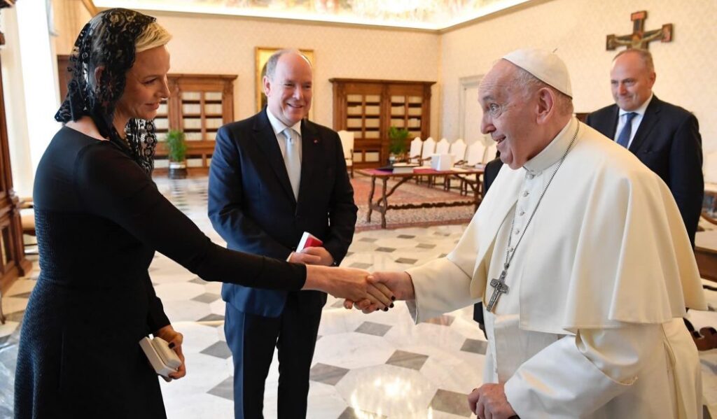 il principe e la principessa con papa francesco