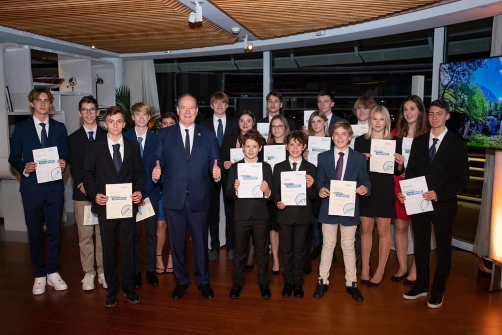 Prince Albert II étudiants outward bound diplômes