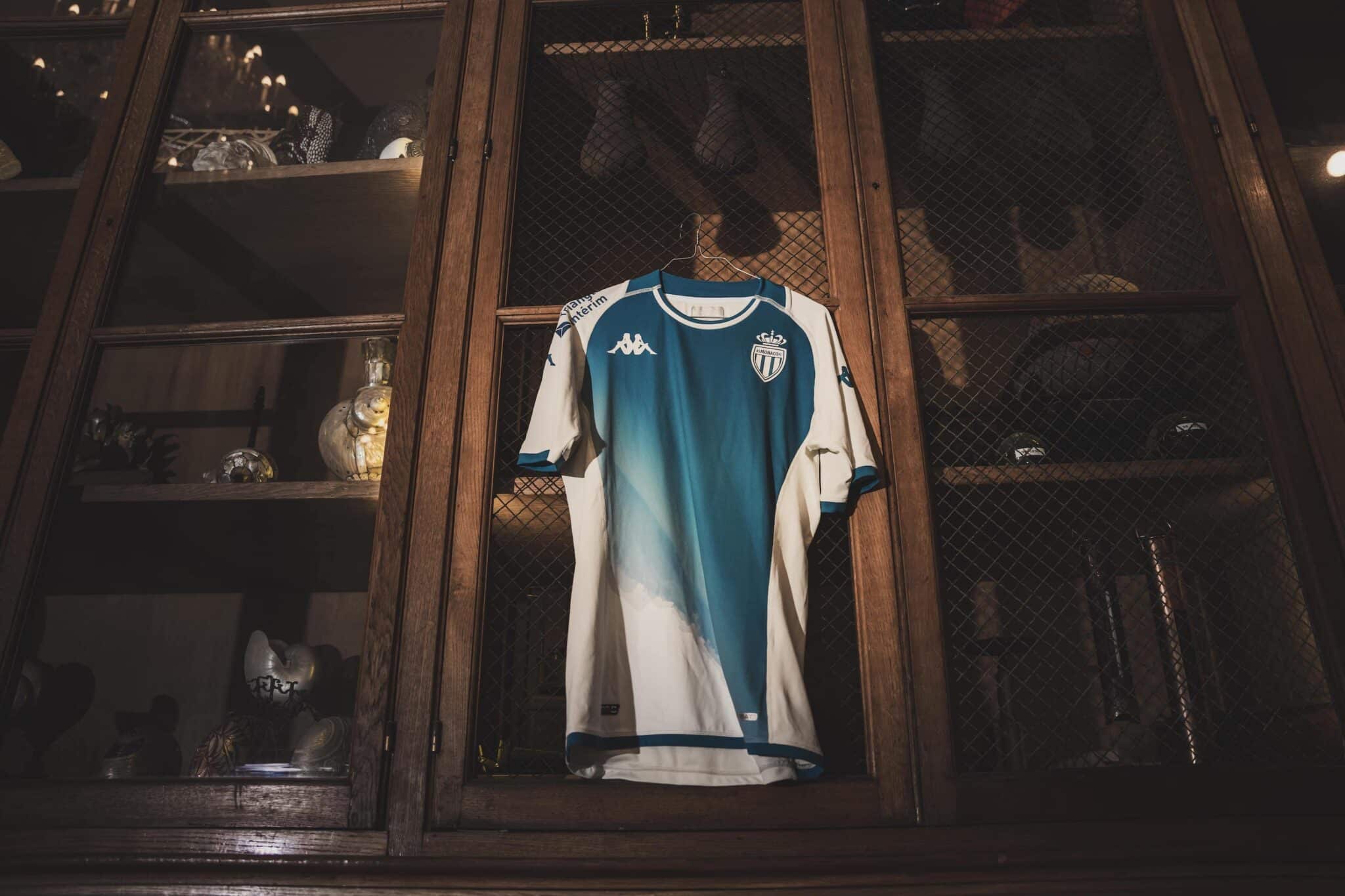 Maillot third signé encadré 25/26