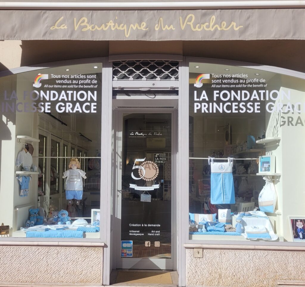 boutique-du-rocher-vitrine