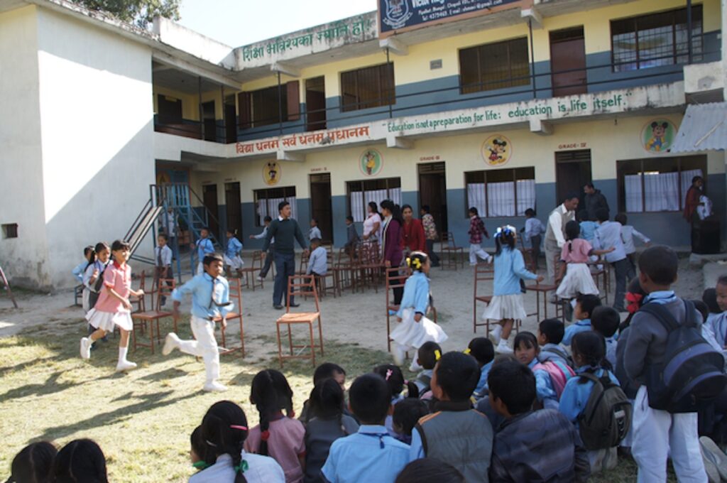 строительство-школы-им-виктора-гюго-в-непале
