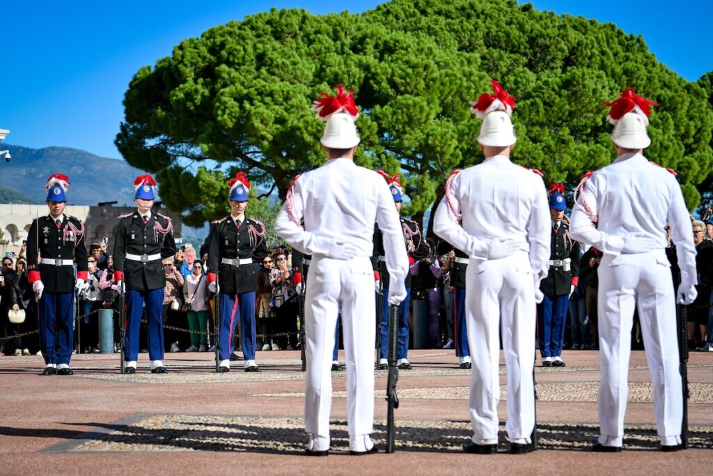 changement-de-tenue-carabiniers-du-prince-4