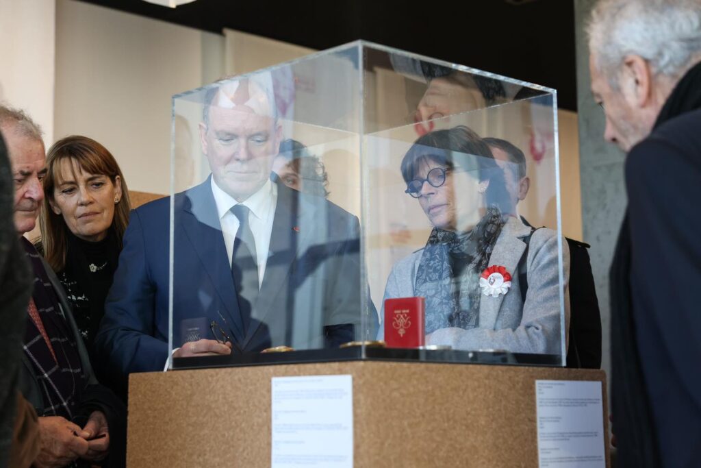 prince-albert-ii-princess-stephanie-corse-visite