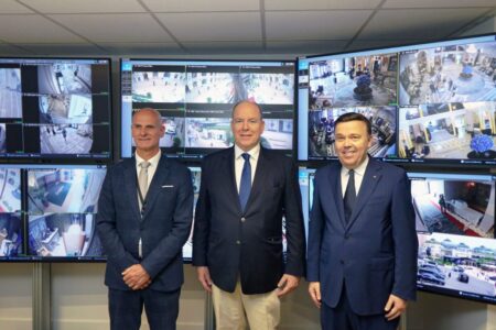 Stéphane Valeri with Prince Albert II and Jérôme Resibeau at the inauguration of the new security control centre © Monte-Carlo Société des Bains de Mer 