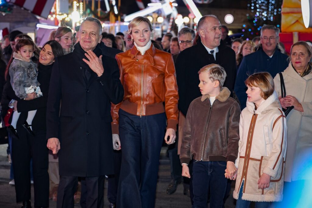 La Principessa Charlène e i gemelli Jacques e Gabriella inaugurano il Villaggio di Natale di Monaco