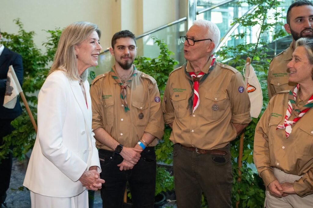 Princesse Caroline les scouts de Monaco