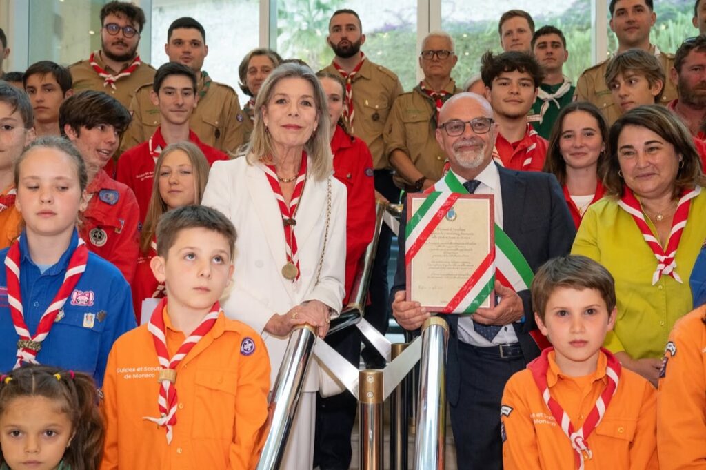 Les scouts de Monaco et la Princesse Caroline