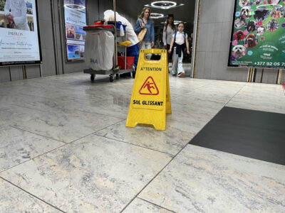 Sols glissants Monaco pluie