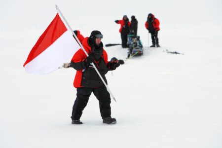 Prince Albert II's expedition to the South Pole, in Antarctica © Copyright - Monaco Palace archives - IAM