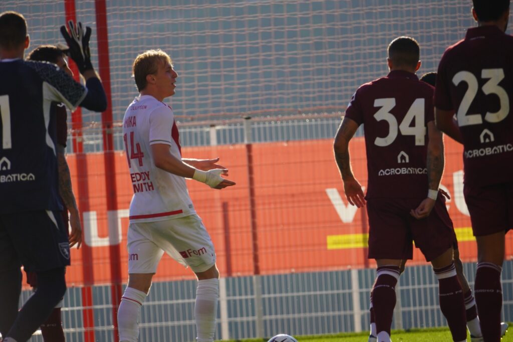Mika Biereth was a threat on several occasions in front of goal, forcing several defenders to close him © Benjamin Godart - Monaco Tribune