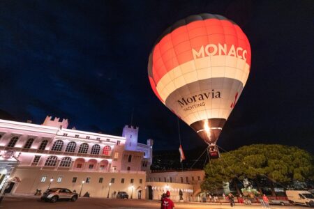 The hot-air balloon hovered over the square in front of the Prince's Palace on the evening of Thursday 25 September © Ed Wright 