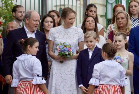 Prince Albert II, Princess Charlene and their children, Jacques and Gabriella, attended a Monegasque folk dance © Benjamin Godart - Monaco Tribune