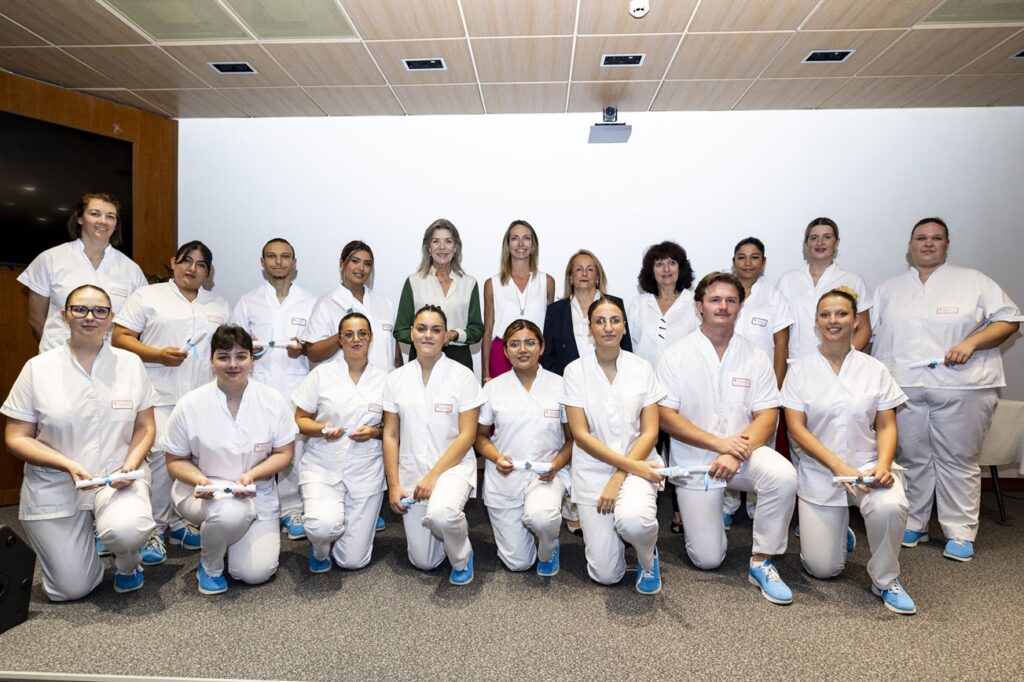 Presentation of IFAS diplomas and badges 