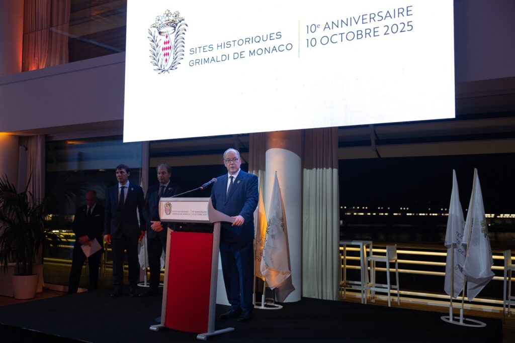 Vendredi 10 octobre 2025, le Prince Albert II a réuni des élus venus de toute la France et d'Italie pour le 10e anniversaire des Sites Grimaldi © Frédéric Nebinger / Palais Princier