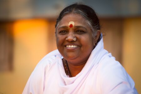 Amma, grande figure spirituelle et humanitaire indienne,