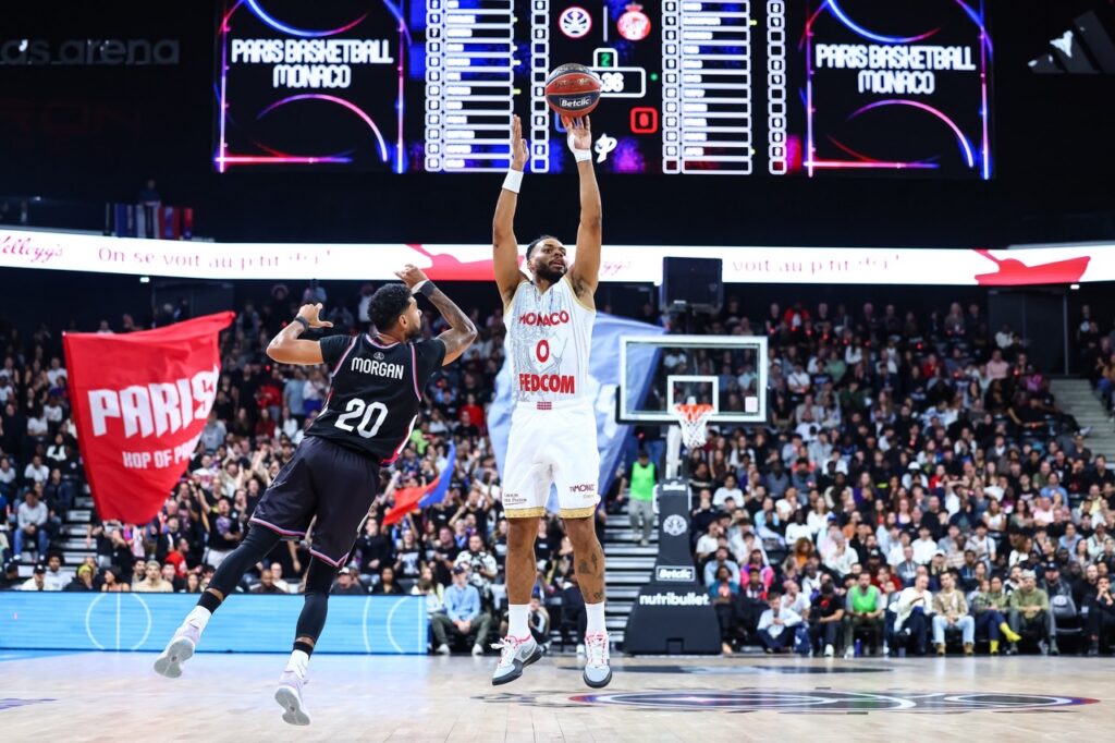 Elie Okobo a brillé lors de la victoire de la Roca Team contre Paris à l'Adidas Arena © AS monaco Basket