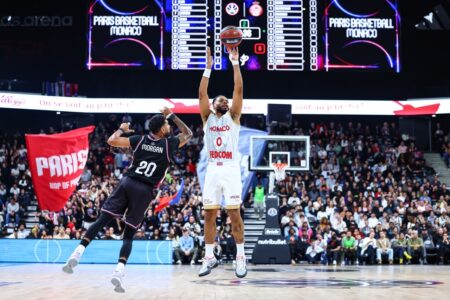 Elie Okobo a brillé lors de la victoire de la Roca Team contre Paris à l'Adidas Arena © AS monaco Basket