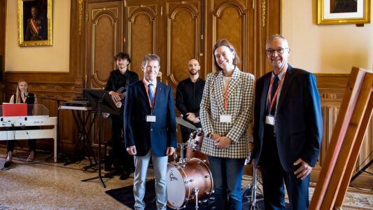Chloé Boscagli, 3ᵉ Adjointe, Jacques Pastor, 4ᵉ Adjoint et Jean-Marc Deoriti-Castellini, 7ᵉ Adjoint, étaient présents pour accueillir les visiteurs © Mairie de Monaco