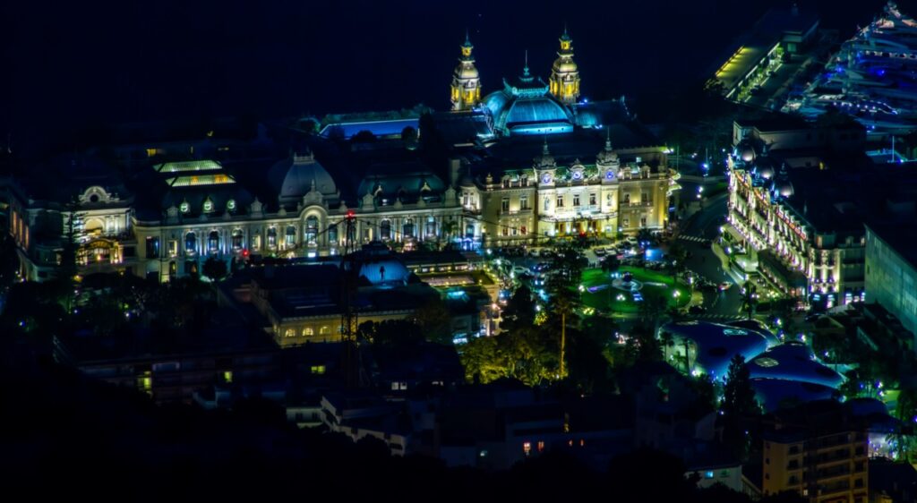 Vue de nuit aérienne du Casino de Monte-Carlo © Sylvain Reybaut