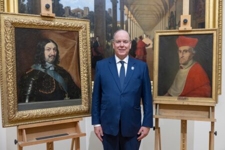 Deux portraits des ancêtres de la famille Grimaldi, le Prince Honoré II ainsi que du Cardinal Grimaldi, ont été montrés au Souverain © Frederic Nebinger - Palais Princier
