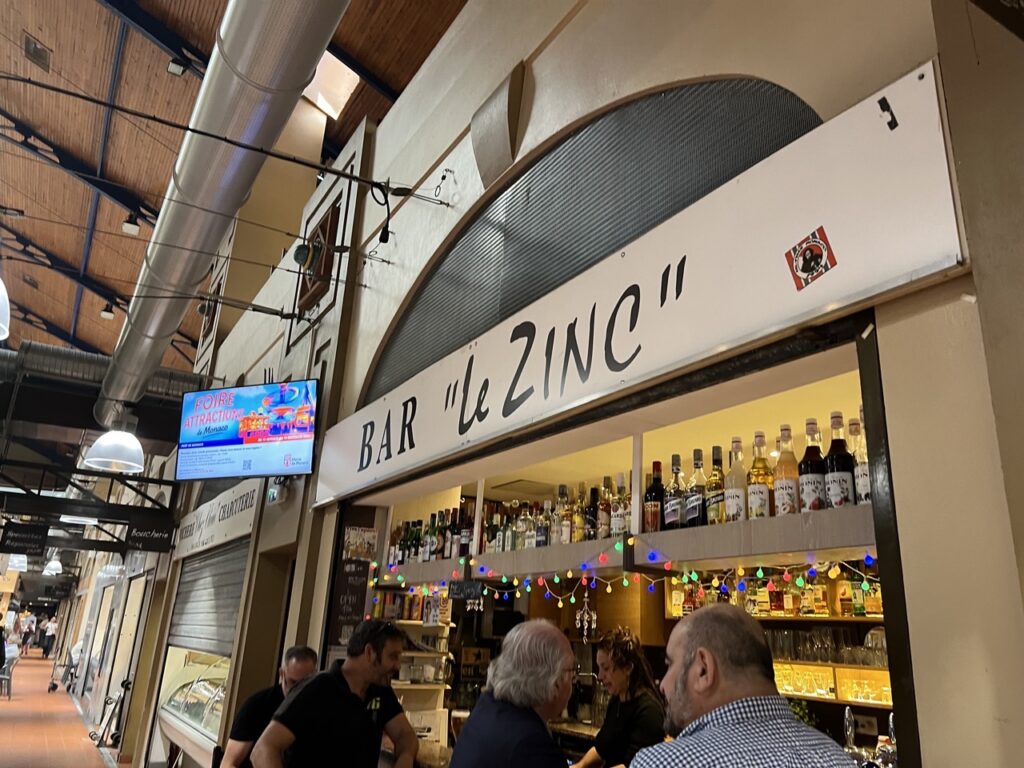 La pétition initiée par les gérants du Zinc totalise aujourd'hui plus de 1500 signatures © Benjamin Godart - Monaco Tribune