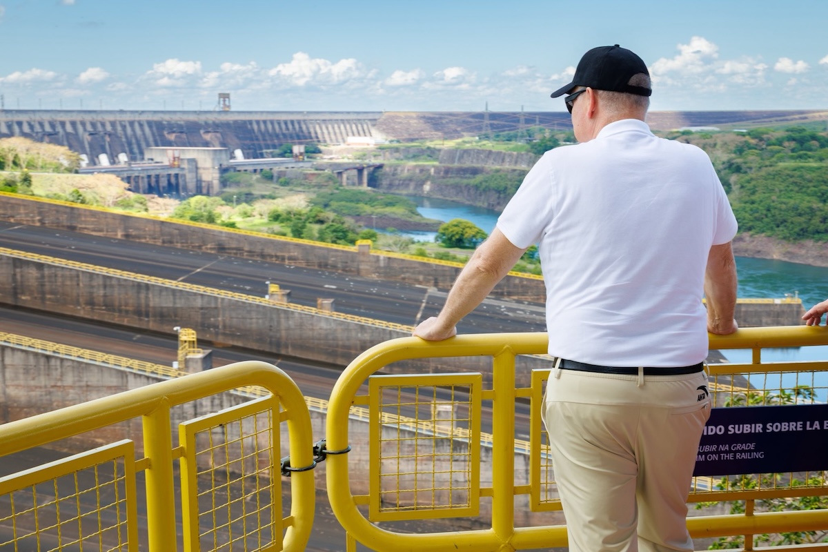 Prince Albert II visits one of the Seven Wonders of the Modern World in Paraguay