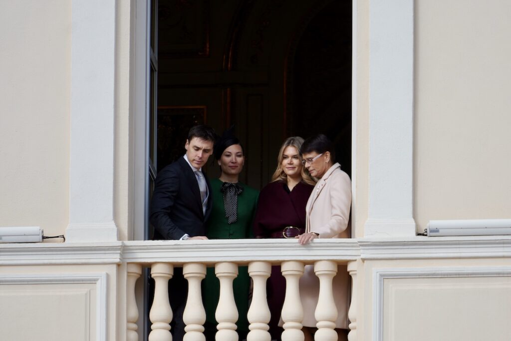 Принцесса Стефания с детьми Камиллой и Луи и его спутницей Мари © Стефан Рено (Stéphane Renaux) – Monaco Tribune