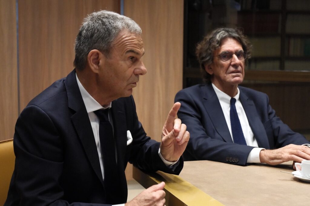 René Prêtre et Luc Ferry le 7 novembre à Monaco © Benjamin Godart - Monaco Tribune