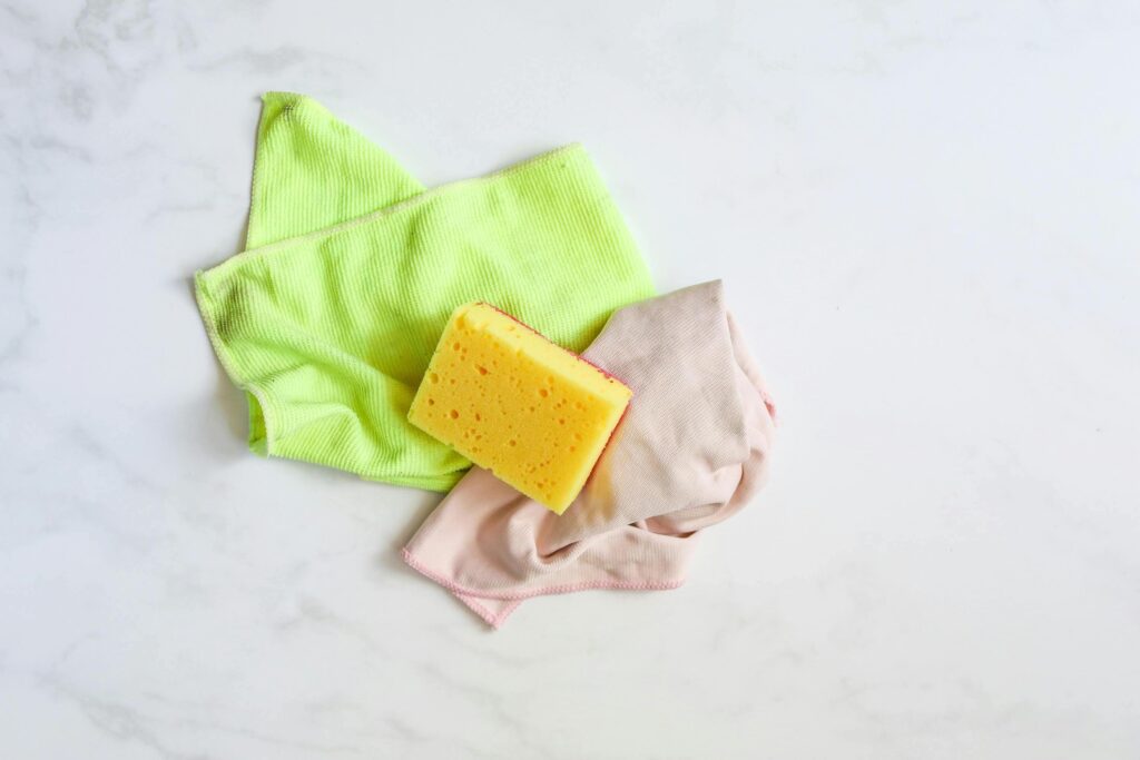 L'entretien peut se faire avec un équipement ménager  traditionnel © Polina Tankilevitch - Pexels