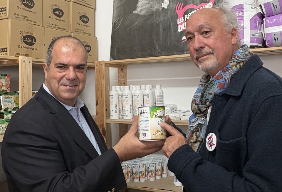 Sir Stelios with François Chantrait at the Restos du Cœur in Nice © Stelios Philanthropic Foundation
