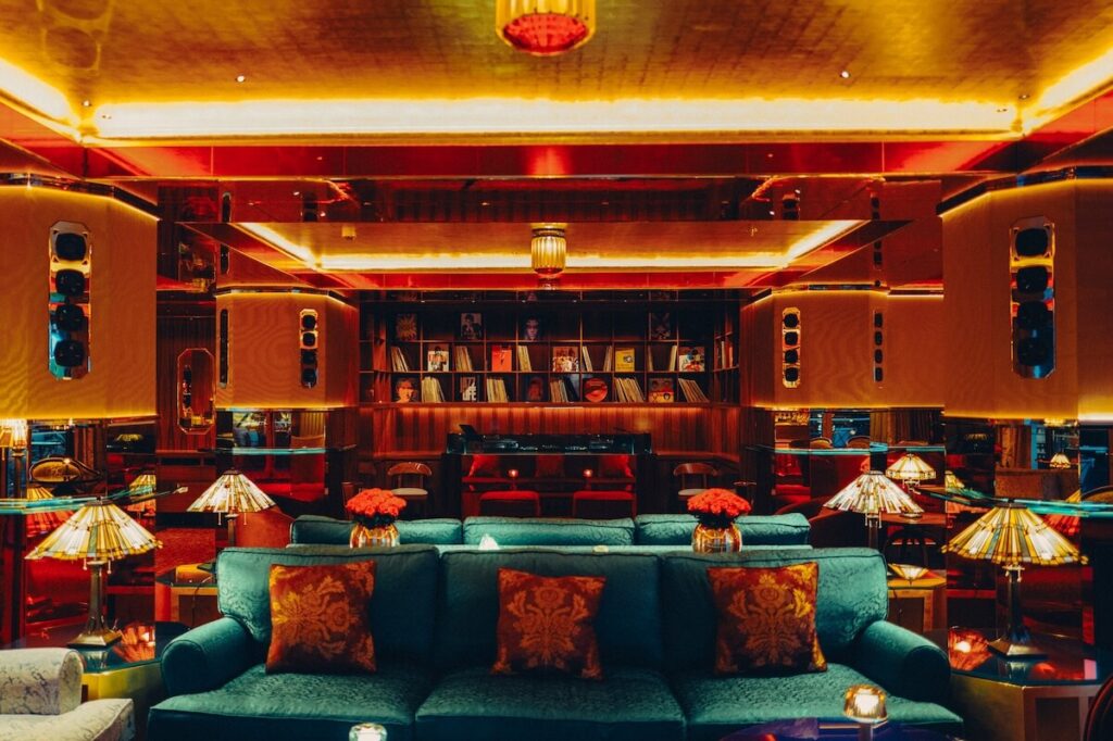 Martinez Bar © Boby