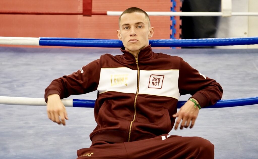 Hugo Micallef s'apprête à monter sur le ring dans son jardin monégasque ce samedi © sundaria pour Monaco Tribune