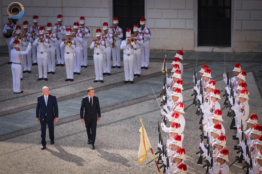 palais-princier-de-monaco-_11zon