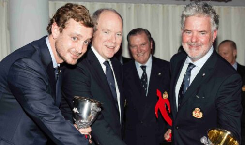 Le Prince Albert II a remis le prix de marins de l'année à Pierre Casiraghi et Peter Harrison © Liam Fabre