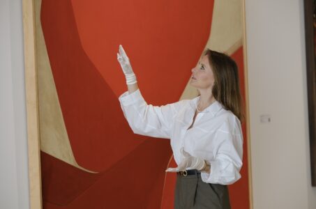 Painting by Pablo Palazuelo, Omphale II, 1962. © ADAGP/Palazuelo. Photo by: Vaini Wen