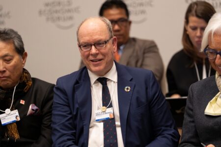 Le Prince Albert II a pris part aux discussions au Forum de Davos © WEF-PBlitz