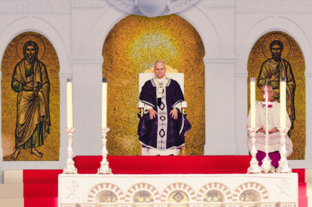 Le Pape Léon XIV s'est assis sur deux fauteuils papales, l'un placé à Sainte-dévote, l'autre au stade Louis-II © Benjamin Godart pour Monaco Tribune