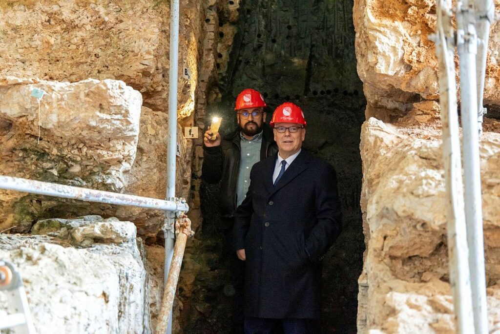 Le Prince Albert II s'est rendu lundi 2 mars à la frontière pour visiter le site des Balzi Rossi © Frédéric Nebinger - Palais Princier de Monaco
