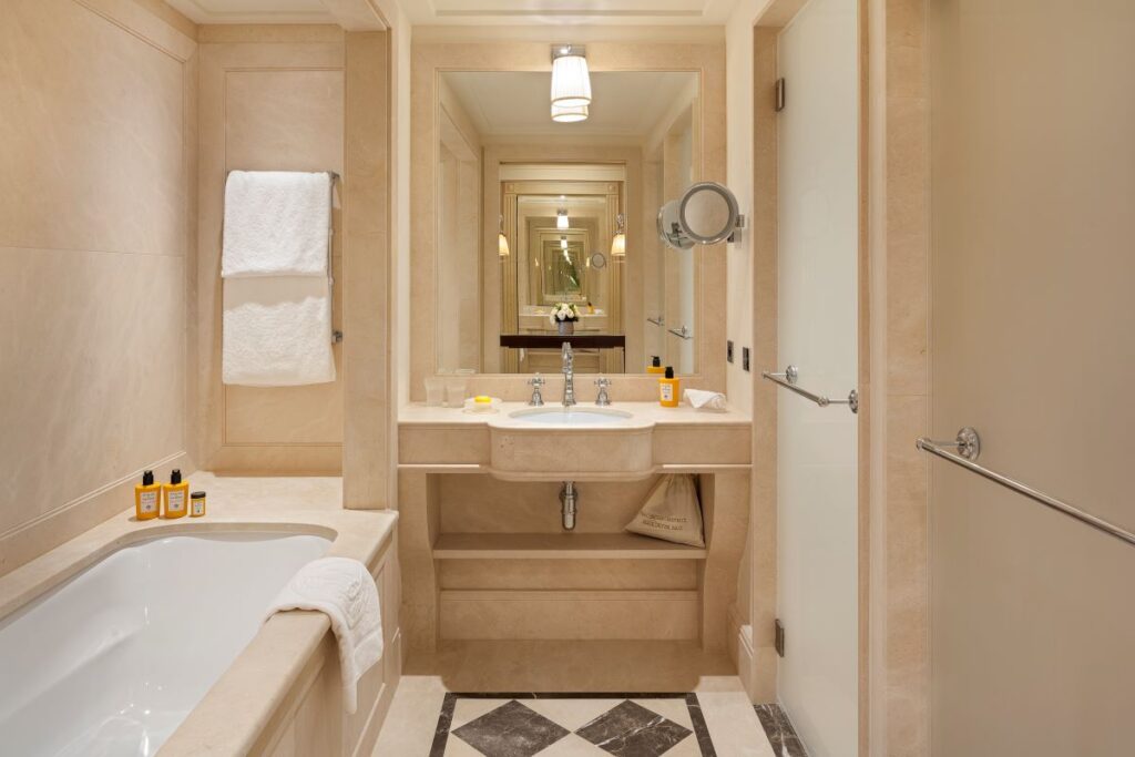 Salle de bain Chambres Hotel Metropole MC ©Sébastien Parmentelot