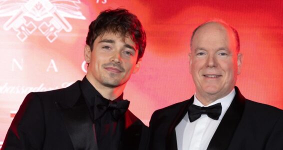 Le Prince Albert II aux côtés de Charles Leclerc le jeudi 2 avril © Frédéric Nebinger / Palais princier